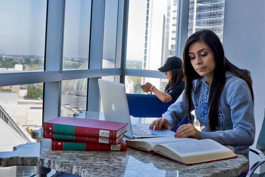 SJSU student in MLK Library