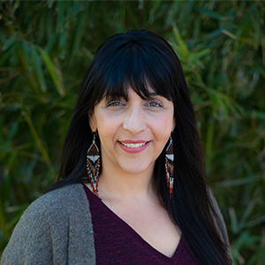 A headshot picture of Roxanne Cnudde.