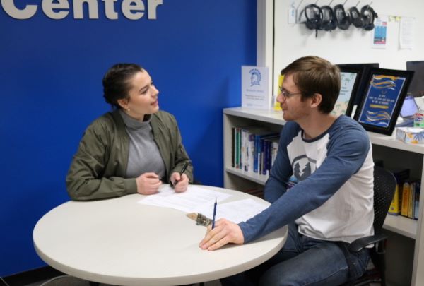 Tutoring session at the writing center.