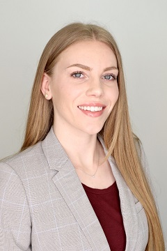 headshot of Caroline Glaser