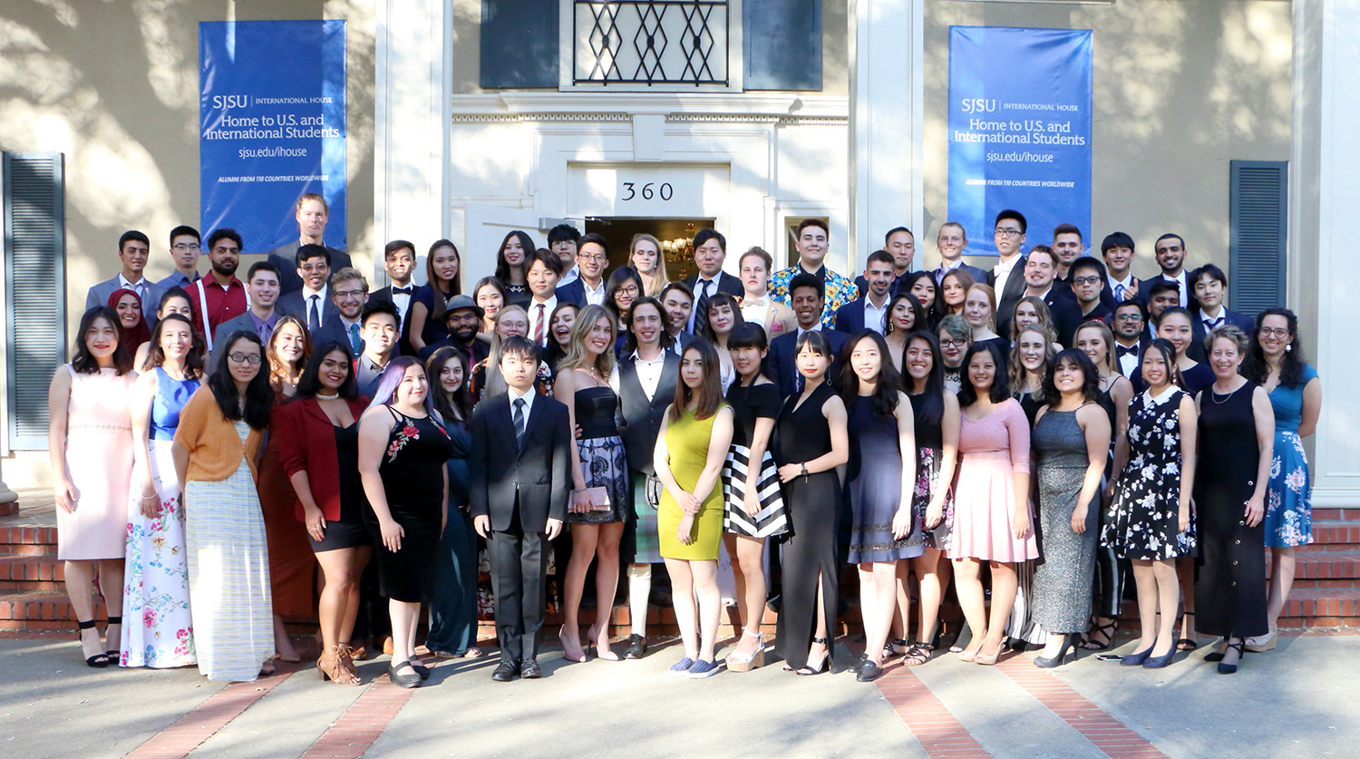 Spring 2019 Formal Dinner Group photo.