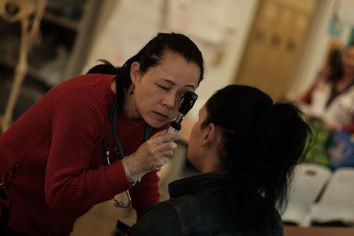 FNP Student practicing an exam.