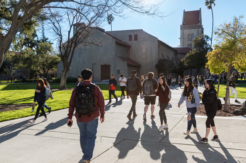 SJSU community members walking around campus.